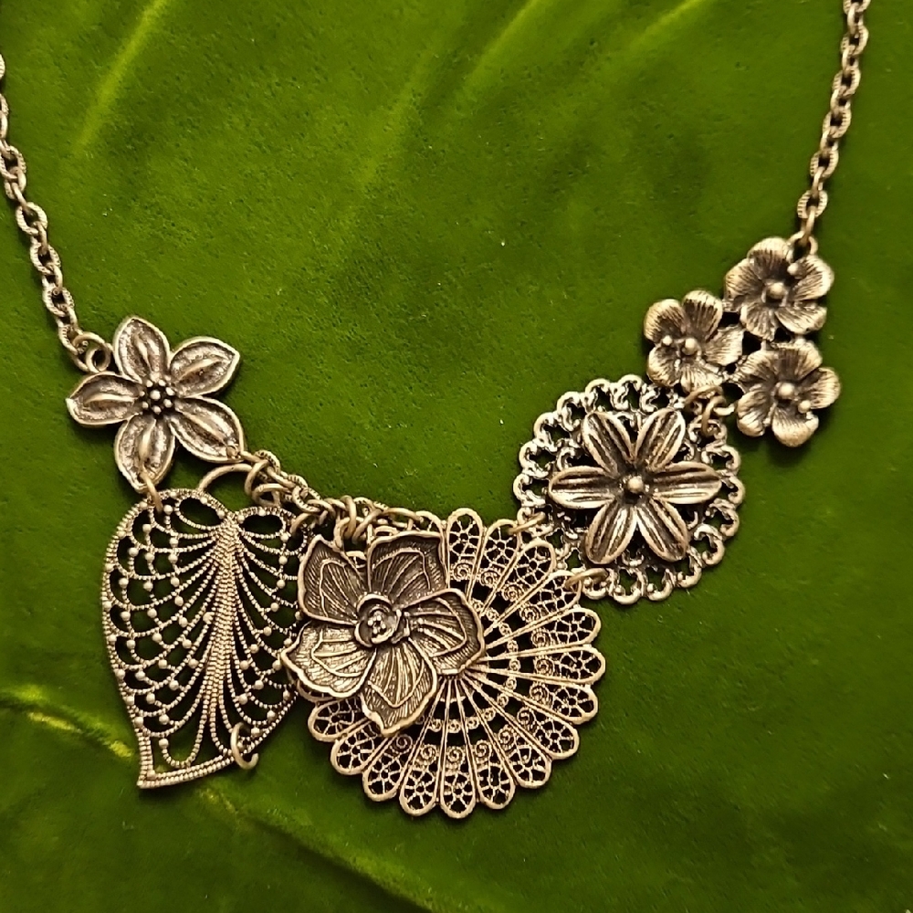 Antique Silver "Botanical"  Floral Filigree 15" + 4 Necklace Premier Designs